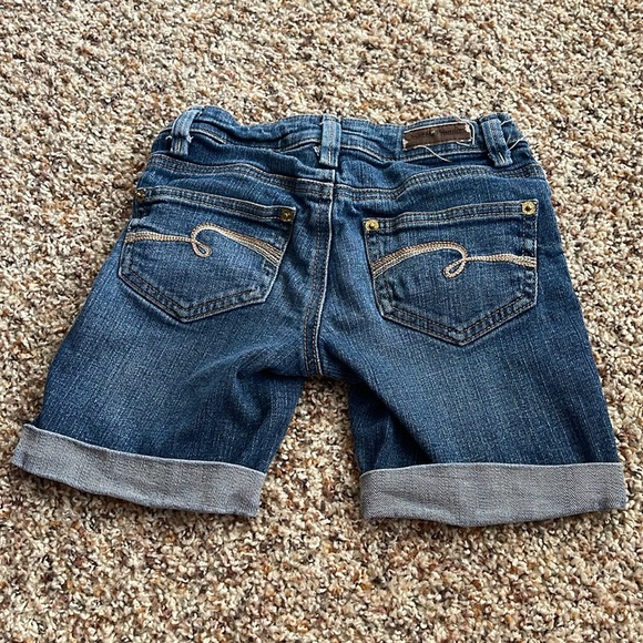 Girls’ shorts bundle (6) - Picture 3 of 5